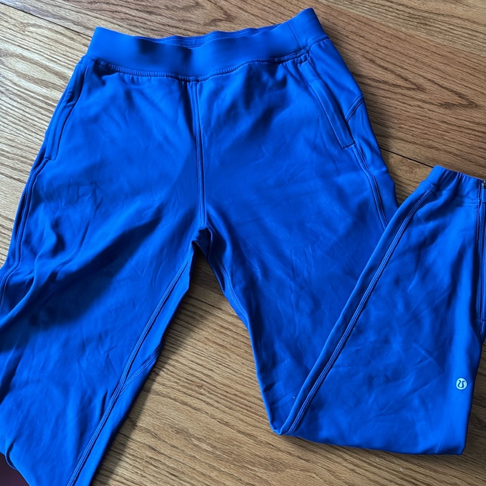 Lululemon joggers size 4